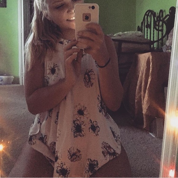 Tank top bundle - Picture 3 of 3